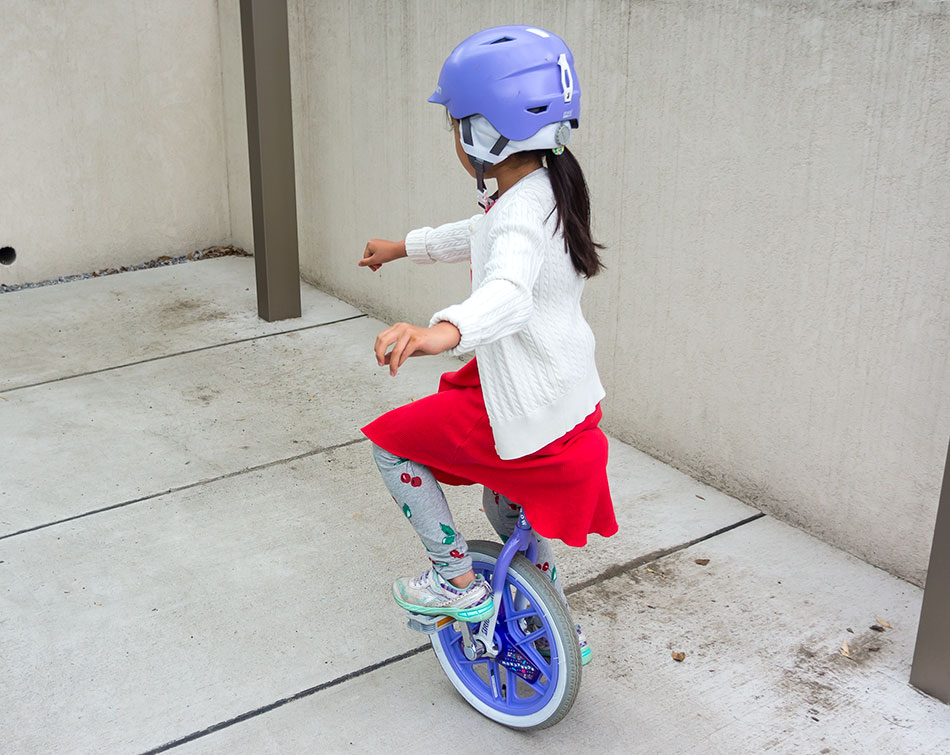 小学生に人気の一輪車 子供の成長に役立つ プレゼントにいかが 快晴ブログ